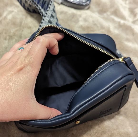 Pink Cove Small Handbag - Never Used - Picture 6 of 9